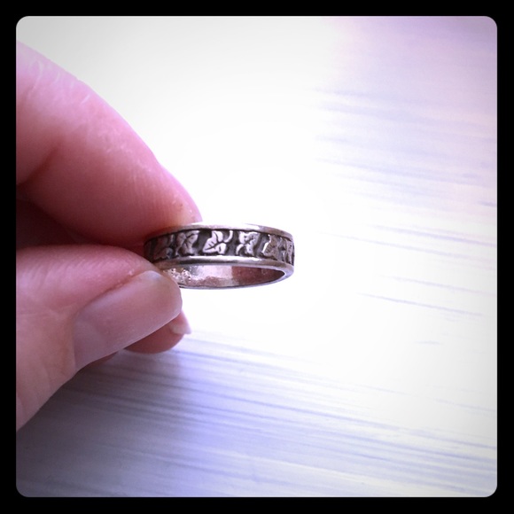 Jewelry - Sterling silver ring